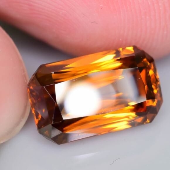 6.7 Carat Genuine Honey Zircon! - Picture 9 of 12
